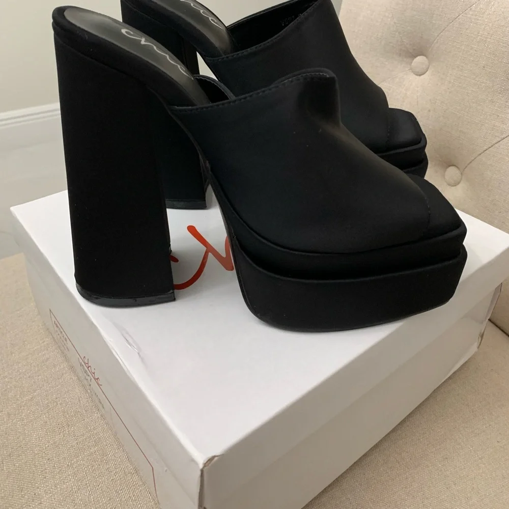 GORGEOUS PLATFORM MULES BLOCK HEEL♥️ - Picture 2 of 7